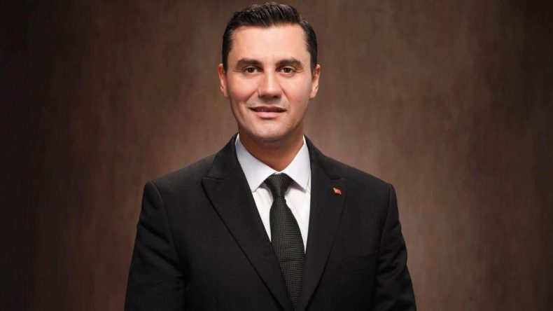 Ferdi Zeyrek’e veda: Özgür Özel cenaze aracında