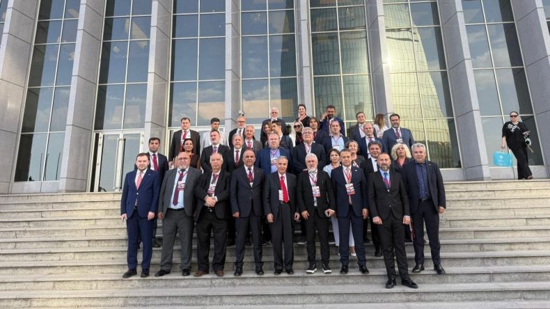 Gazetecilerden Azerbaycan Çıkarması