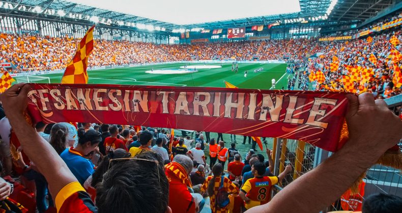 Göztepe’den 2 Günde 7 Ayrılık Mesajı Paylaşıldı