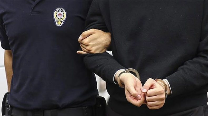 Havalimanında itiraf etti: Midesinden onlarca uyuşturucu hap çıktı