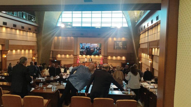 İBB Meclisi’nde ‘İtirafçı’ Gerginliği