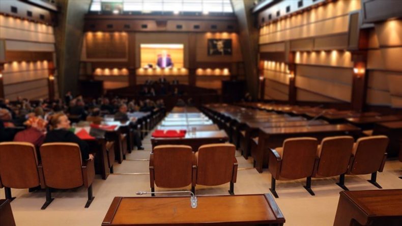 İBB, Vakıflara Tahsis Edilen Yurt Binalarını Geri Aldı