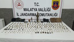 İki Adrese Yapılan Baskında Yüzlerce Tarihi Eser Ele Geçirildi