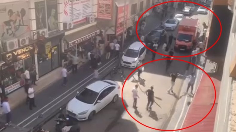 İki Grup Arasında Taşlı Sopalı Kavga! Ortam Gerildi!