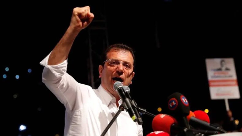 İmamoğlu’ndan Miting Mesajı: Yargılanmıyoruz, Esir Tutuluyoruz