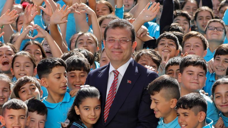 İmamoğlu’ndan Ortaokul Öğrencilerine Destek: Tarih Yazacaksınız
