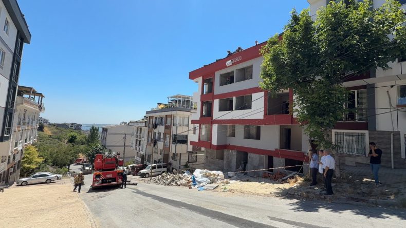 İnşaatta Korkunç Kaza: Elektrik Akımına Kapılan İşçi Yükseklikten Düştü