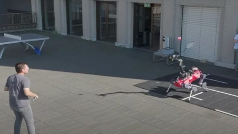 İnsanlara Karşı Badminton Oynayan Robot Büyük İlgi Topladı
