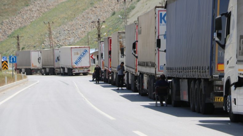 İran’a Açılan Sınır Kapısında TIR Kuyruğu