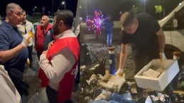 İşçiler Greve Çıkarken, Başkan Gece Yarısı Çöp Topladı