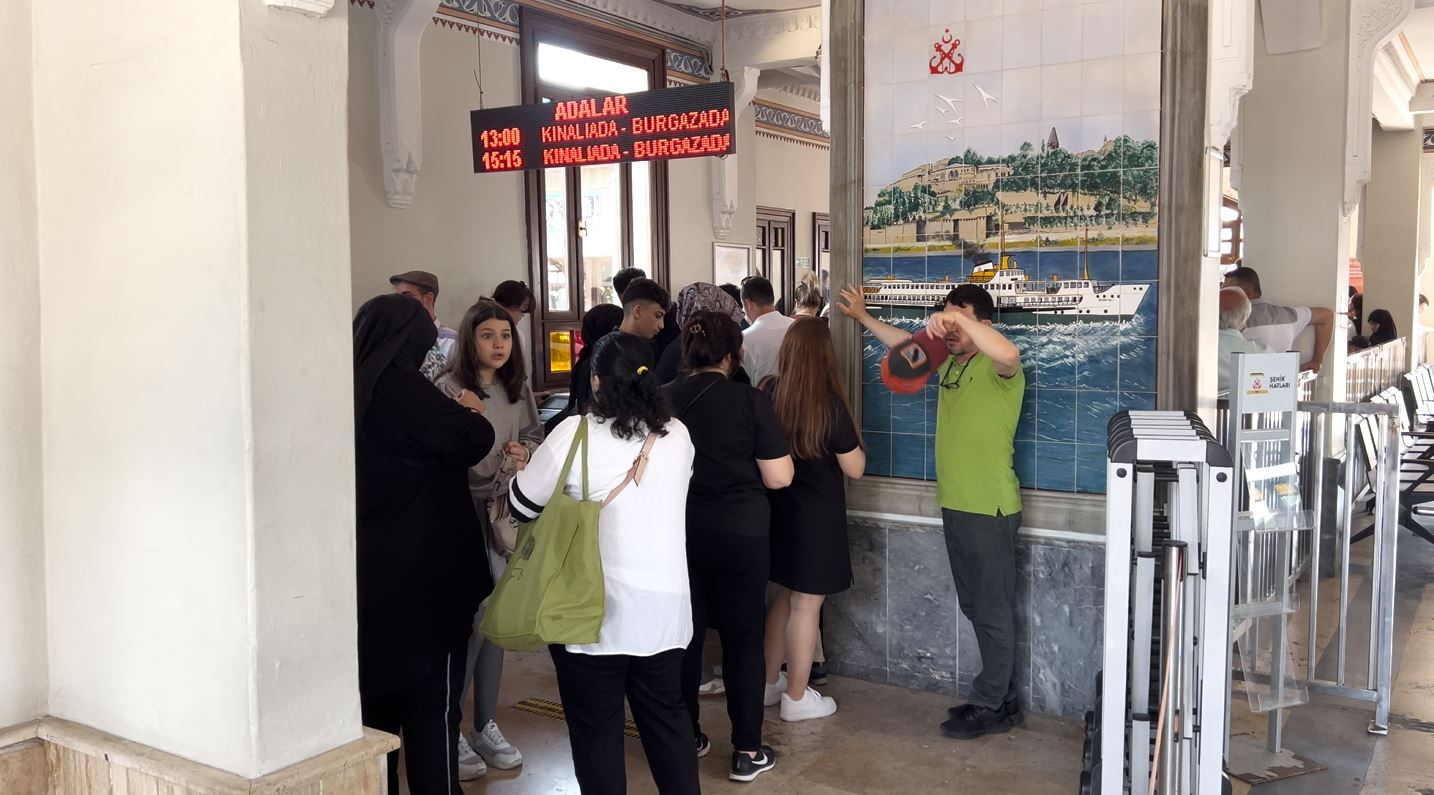 Kalabalık İskele