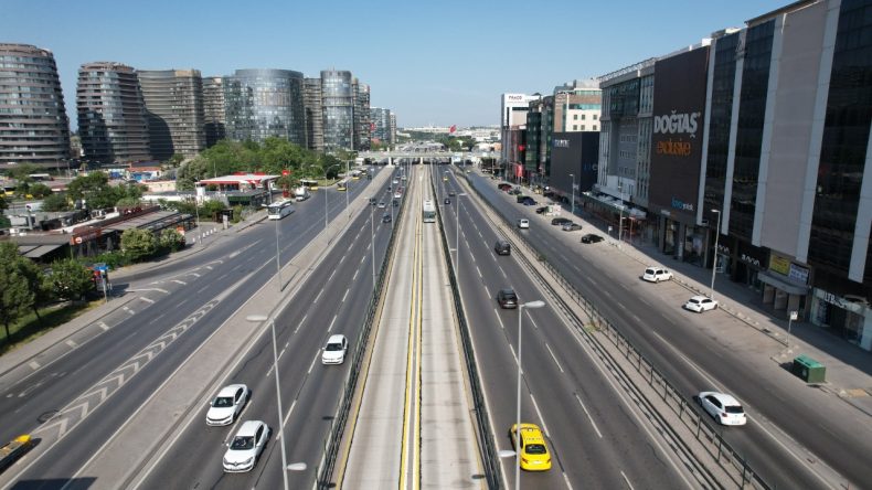 İstanbul’da Bayram Sakinliği: Yollar Boş Kaldı