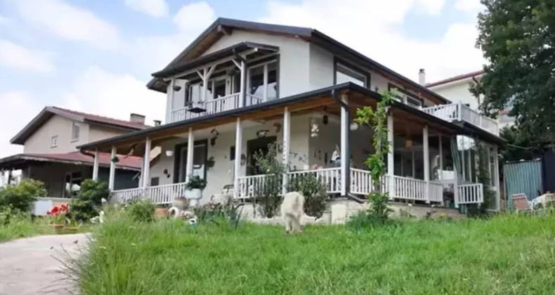 İstanbul’dan Ayrılan Ünlü Oyuncu Kendi Evini İnşa Etti