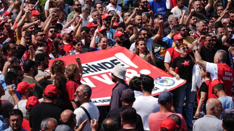 İzmir’de Gerilim Artıyor: Cemil Tugay ‘Halka Sunacağım’ Dedi, İşçilerden Yanıt Geldi