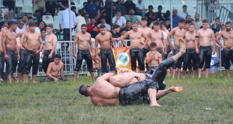 İzmit’te Altın Kemer İçin Mücadele Ediliyor