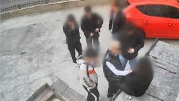 Kadıköy’de Bıçakla Kolyeyi Gasbeden 17 Yaşındaki Şüpheliye Ev Hapsi