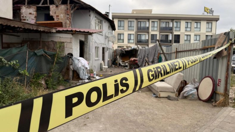 Kanlı ziyaret: Çocuklarının evinde eski eşini öldürdü
