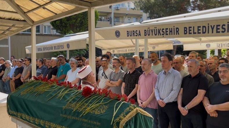 Karne Günü Öğretmenini Kaybetti, Öğrenciler Gözyaşlarına Boğuldu