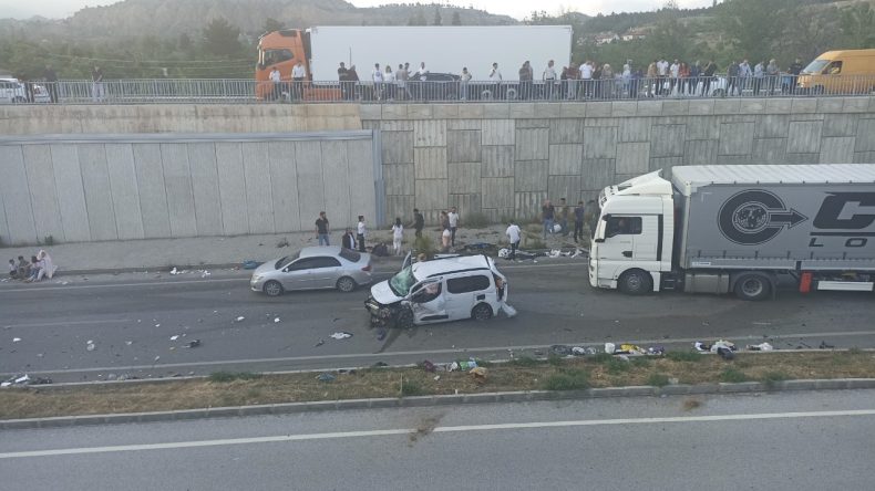 Kastamonu’da 3 Araçla Büyük Kaza: 9 Yaralı