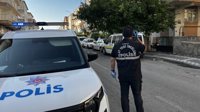 Kayseri’de Alkollü İki Arkadaş Bıçaklandı