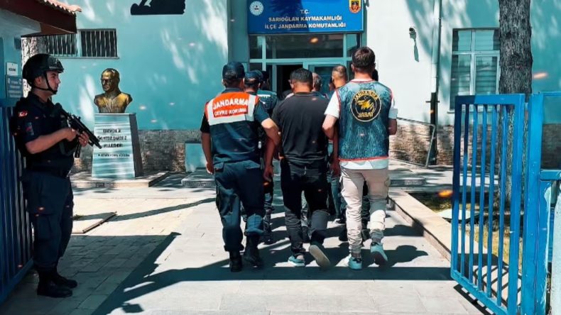 Kayseri’de Köpek Dövüştüren 8 Kişi Gözaltına Alındı