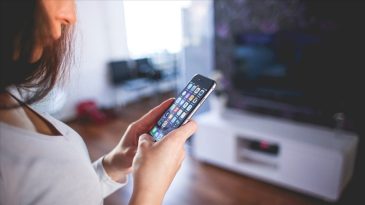 Kısa Videoların Sabır ve Öz Saygı Üzerindeki Etkileri