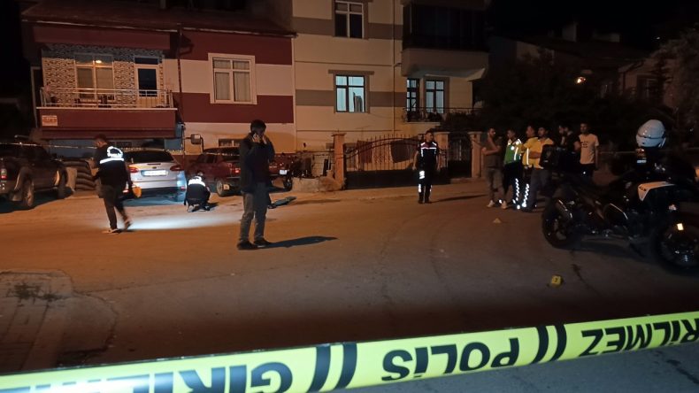 Kız Arkadaşının Ailesine Ateş Açtı