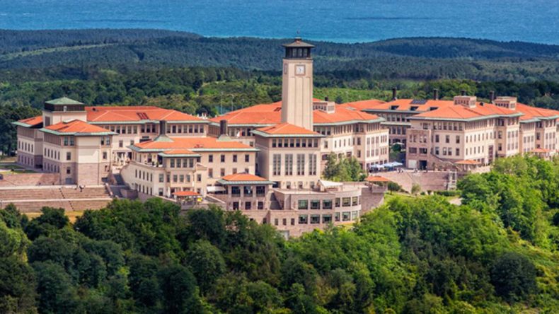 Koç Üniversitesi’nde 8 Öğrenciye Disiplin Soruşturması!