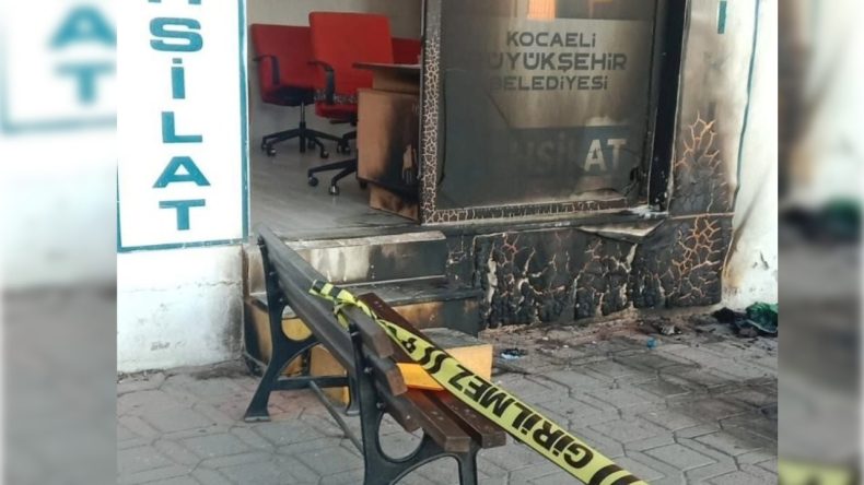 Kocaeli'de Tahsilat Ofisi Ateşe Verildi