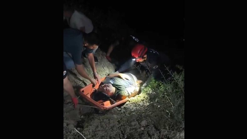 Kontrolden Çıkan Otomobil 30 Metrelik Uçuruma Yuvarlandı