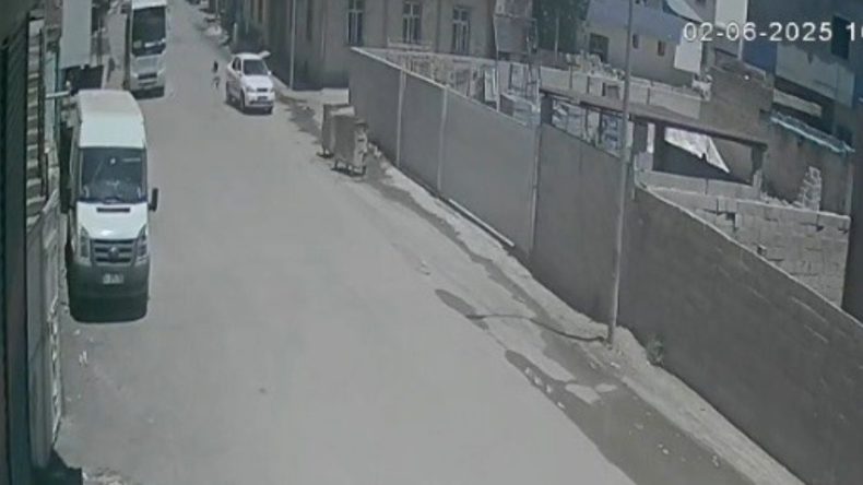 Küçük Kıza Çarpan Sürücü Olay Yerinden Kaçtı