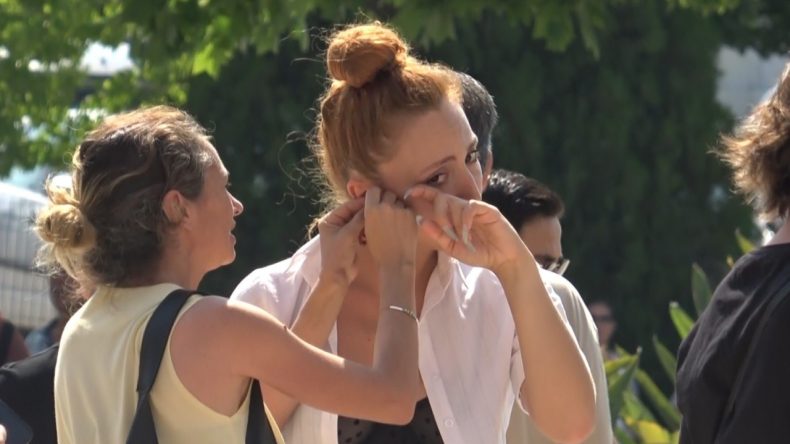 Küpesini çıkaramayınca sınava giremedi