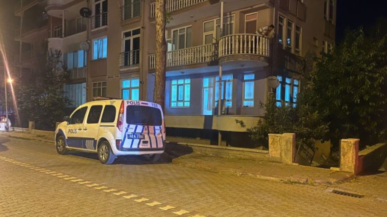 Kütahya’da Silahla Oynayan Çocuk Ablasını Vurarak Hayatını Kaybettirdi
