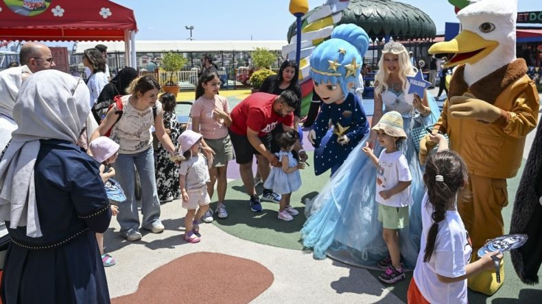 Lunaparklara Bayram İlgisi: Aileler Eğlencenin Keyfini Çıkarıyor