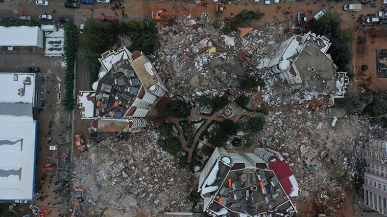 Mahkeme Heyeti Ayağa Kalktı: Son Kez Süre Verildi, 'Şikayet Edeceğiz'