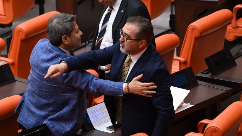 Meclis'te Gergin Anlar: 'Terbiyesiz' Sözleri Havada Uçuştu
