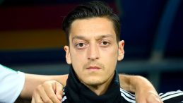 Mesut Özil Galatasaray’ı Seçti
