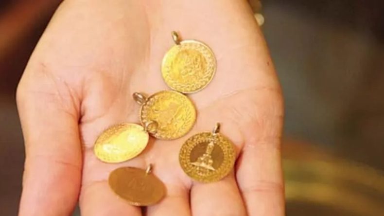 Metruk Binanın Bahçesine Altın ve Para Gömüldü