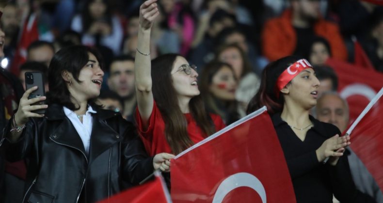 Milli Takımın Kritik Maçı Şifresiz Yayında: Saatlere Dikkat!