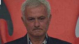Mourinho Tribüne Çıktı