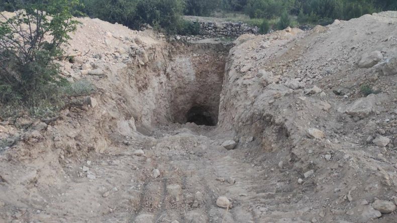 Nekropol’de Kaçak Kazı Operasyonu