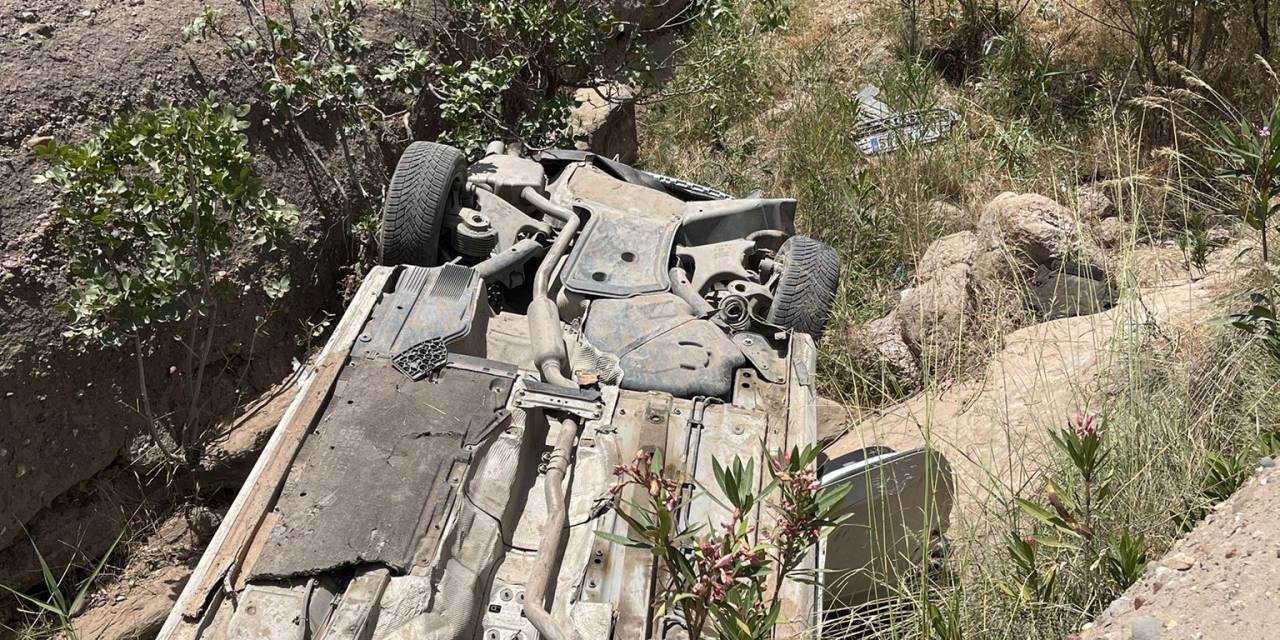 Yaralılar hastaneye kaldırılıyor