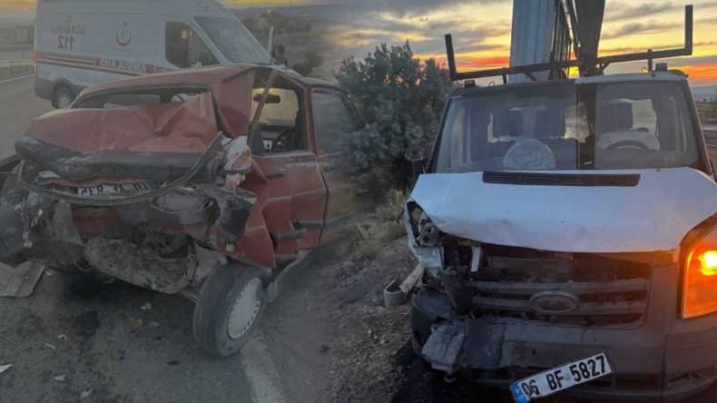 Otomobil ve kamyonet çarpıştı, sürücü hastanede kurtarılamadı