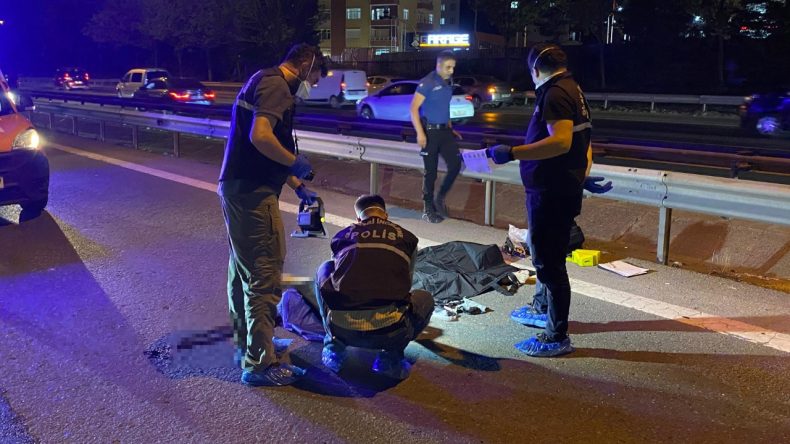 Otoyoldan karşıya geçerken canından oldu
