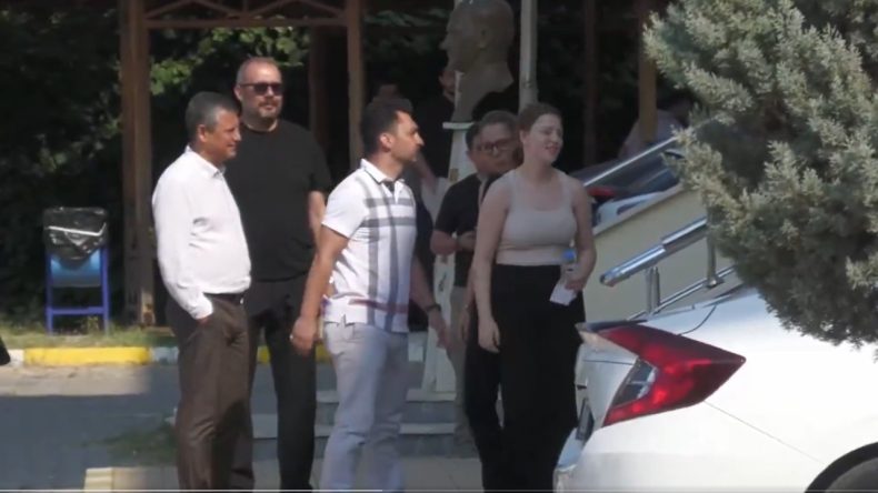 Özel, Zeyrek’in Kızını Sınav Sabahında Yalnız Bırakmadı