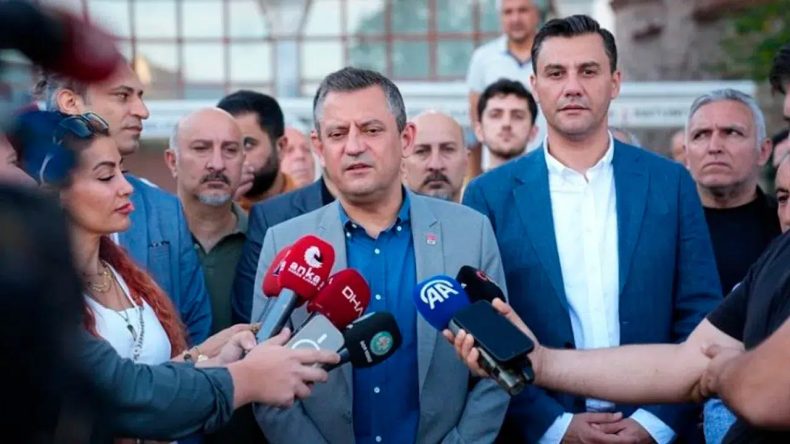 Özgür Özel, bayram namazı sonrası Akın Gürlek ile ilgili açıklamalarda bulundu