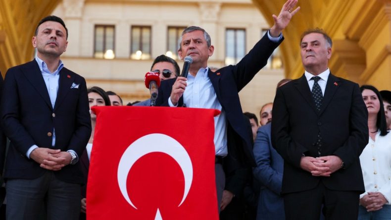 Özgür Özel Büyükçekmece Belediyesi’nde Açıklamalarda Bulundu