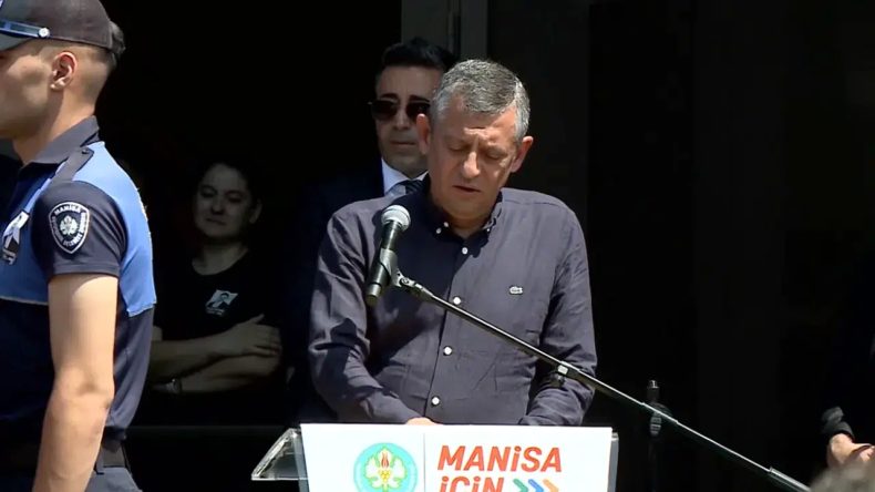 Özgür Özel, Ferdi Zeyrek’in cenazesinde gözyaşlarını tutamadı