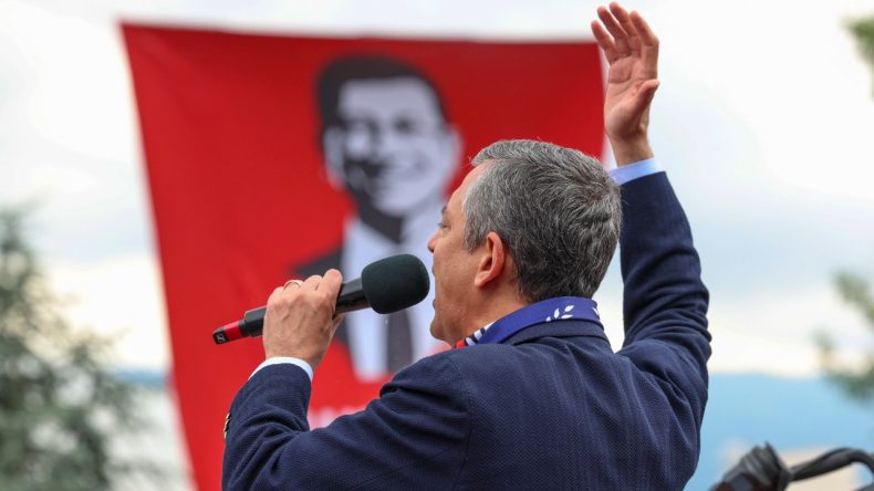 Özgür Özel’in Hedefinde Belediye Operasyonları