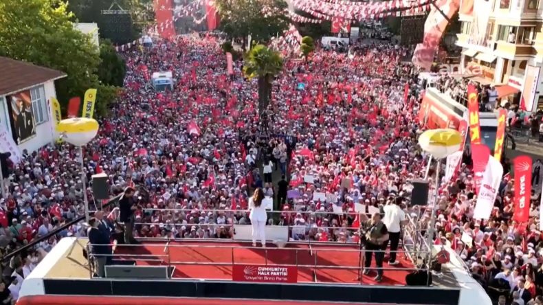 Özgür Özel, Yüzüğüyle Anlattı: Selim İmamoğlu’na Yönelik İftiraya Dikkat Çekti